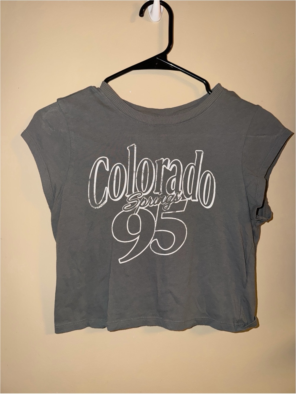 Colorado Springs 95 Graphic Crop Tee